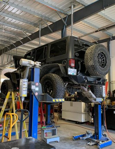 jeep-on-hoist